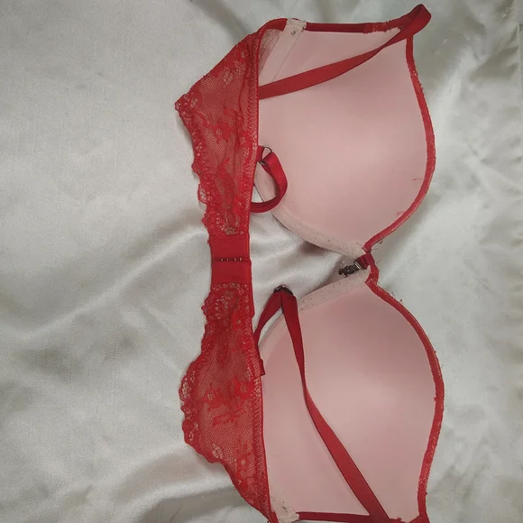 Victoria's Secret Scarlet Lace Push-Up Bra 32D - Picture 2 of 5